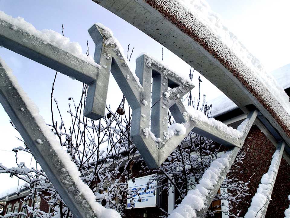 Norsjö Betong AB företagsskylt i betong